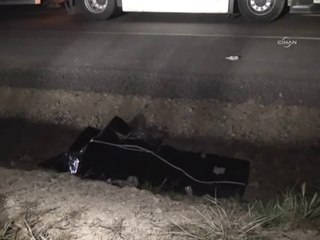 Kazada ölen hayat arkadaşını son kez okşadı, uzun süre dua etti