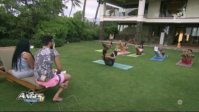 Les Anges 8 : Ricardo se lâche en cours de yoga !