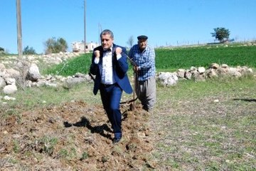 Aydın Aydın, Kara Sabana Koşulup Tarla Sürdü