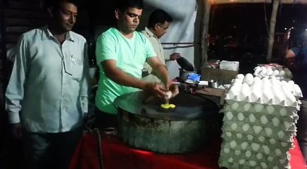 Karachi ki garmi ka ye haal hey