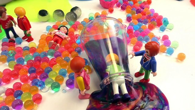 Film Playmobil Français – Le groupe du jardin d’enfants au park de matière visqueuse