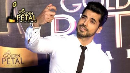 OMG! Gautam Gulati Goes Shirtless At The Golden Petal Awards 2016