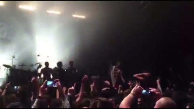 Quand Pete Doherty et Carl Barât chantent la Marseillaise à L’Olympia