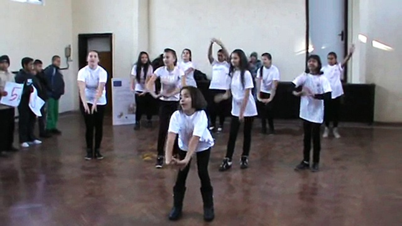 Денс аеробика УСПЕХ Н. Й. Вапцаров