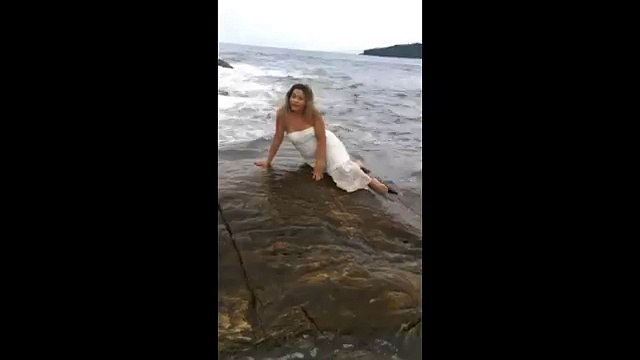 Un shooting photo tombe à l'eau...