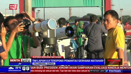 Tim Lapan Uji Coba Persiapan Teropong di Jembatan Ampera