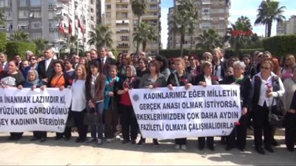 80'lik Nine Kadınlar İçin Yazdığı Şiiri Okudu