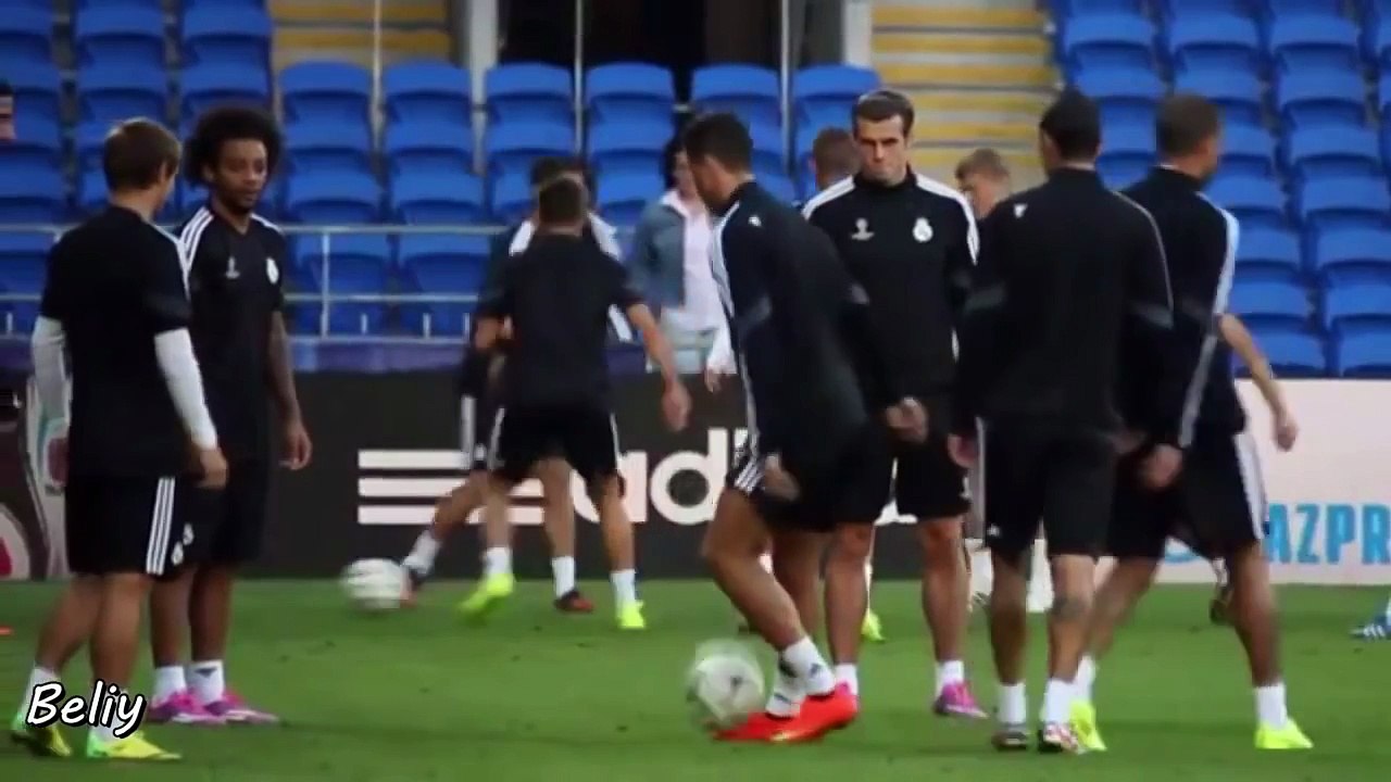 Lionel Messi vs Cristiano Ronaldo - Crazy Traning Skills HD