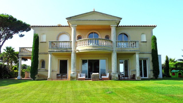 Sainte-Maxime Propriété A VENDRE - Vue mer panoramique - proche Plages - 240 m²