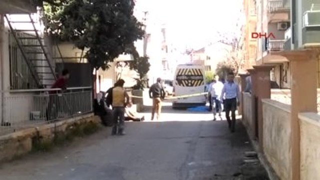 Öğrenci Servisinin Altında Kalan Çocuk Can Verdi