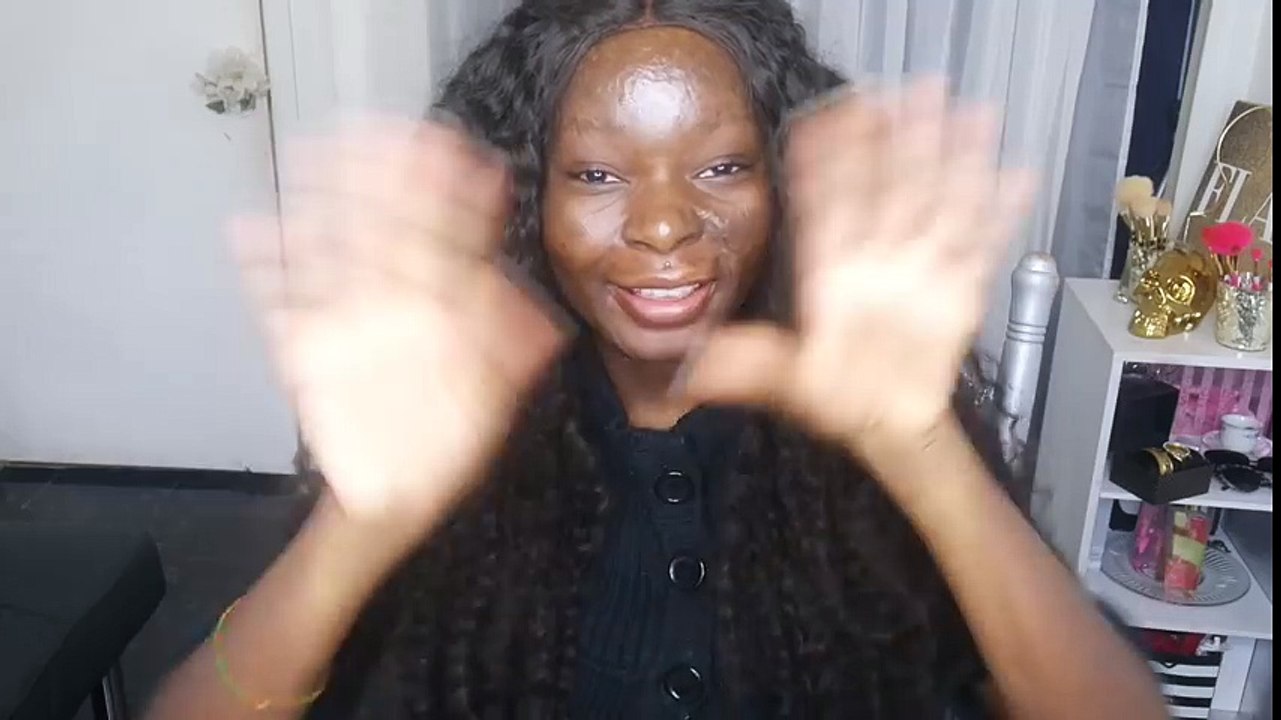 La transformation de cette jeune brûlée à l’aide de maquillage est incroyable