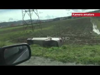 NJË KOMBËSOR PËRPLASET PËR VDEKJE NË AUTOSTRADËN DURRËS - TIRANË