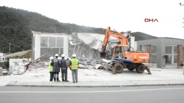 Bodrum'da Kaçak Binaların Yıkımına Devam Edildi