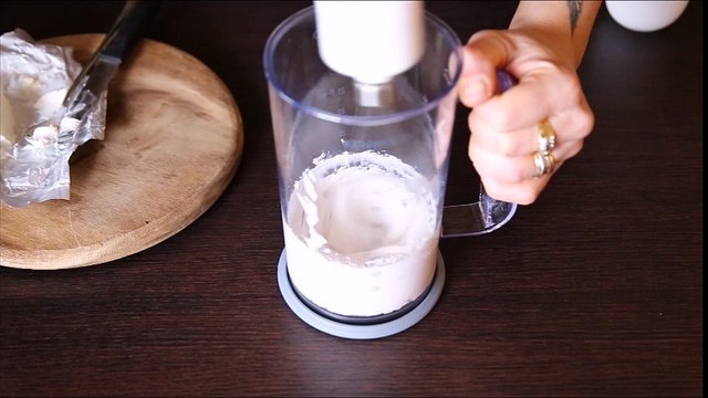 Ovetti di cioccolato con sorpresa cremosa: videoricetta