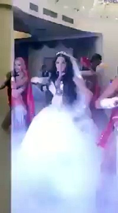 CEA MAI TARE MIREASA SI CEL MAI TARE DANS INDIAN