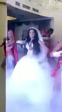 CEA MAI TARE MIREASA SI CEL MAI TARE DANS INDIAN