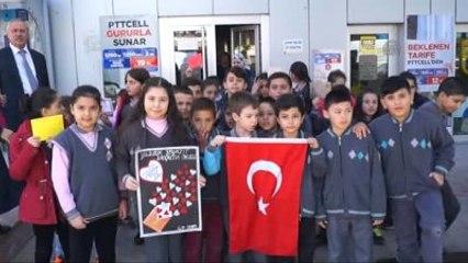 Minik Öğrencilerden Güvenlik Güçlerine Destek