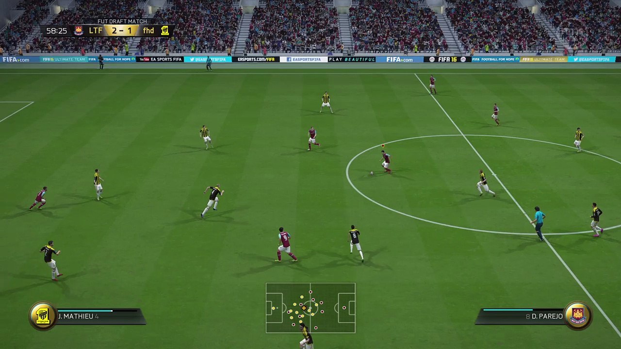 FIFA 16 crazy ref
