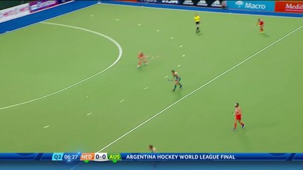 NED 0-0 AUS Brilliant team move by the Dutch, but he chance is missed by van Male #HWL2015 #Rosario