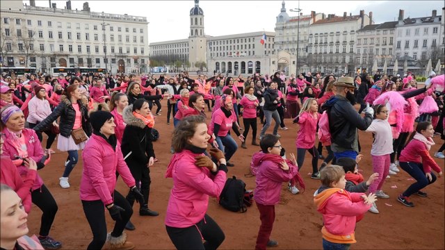 Lyon : Danser pour elles place Bellecour