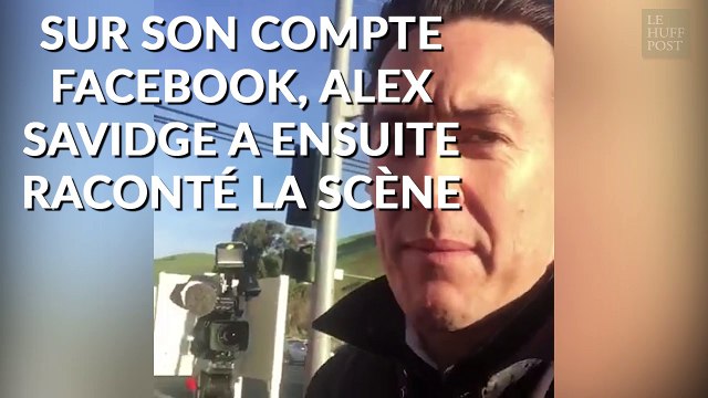 Un journaliste passe tout près de se faire renverser en direct par une voiture