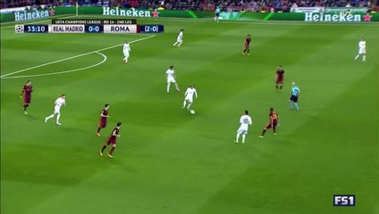 Modric Pjanicu loptu provukao kroz noge