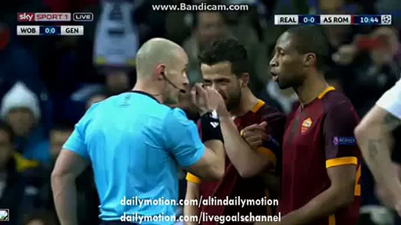 60' Cristiano Ronaldo Free Kick Chance | Real Madrid vs AS Roma UCL 08.03.2016 HD