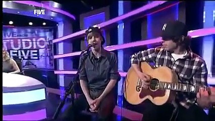 YouTube - Justin Bieber - Baby Live in Studio 5 in UK [19_03_2010]