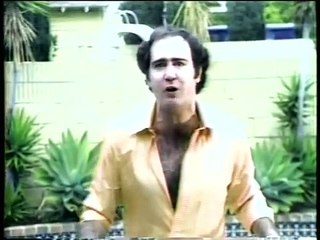 Andy Kaufman wrestles a 327 pound woman