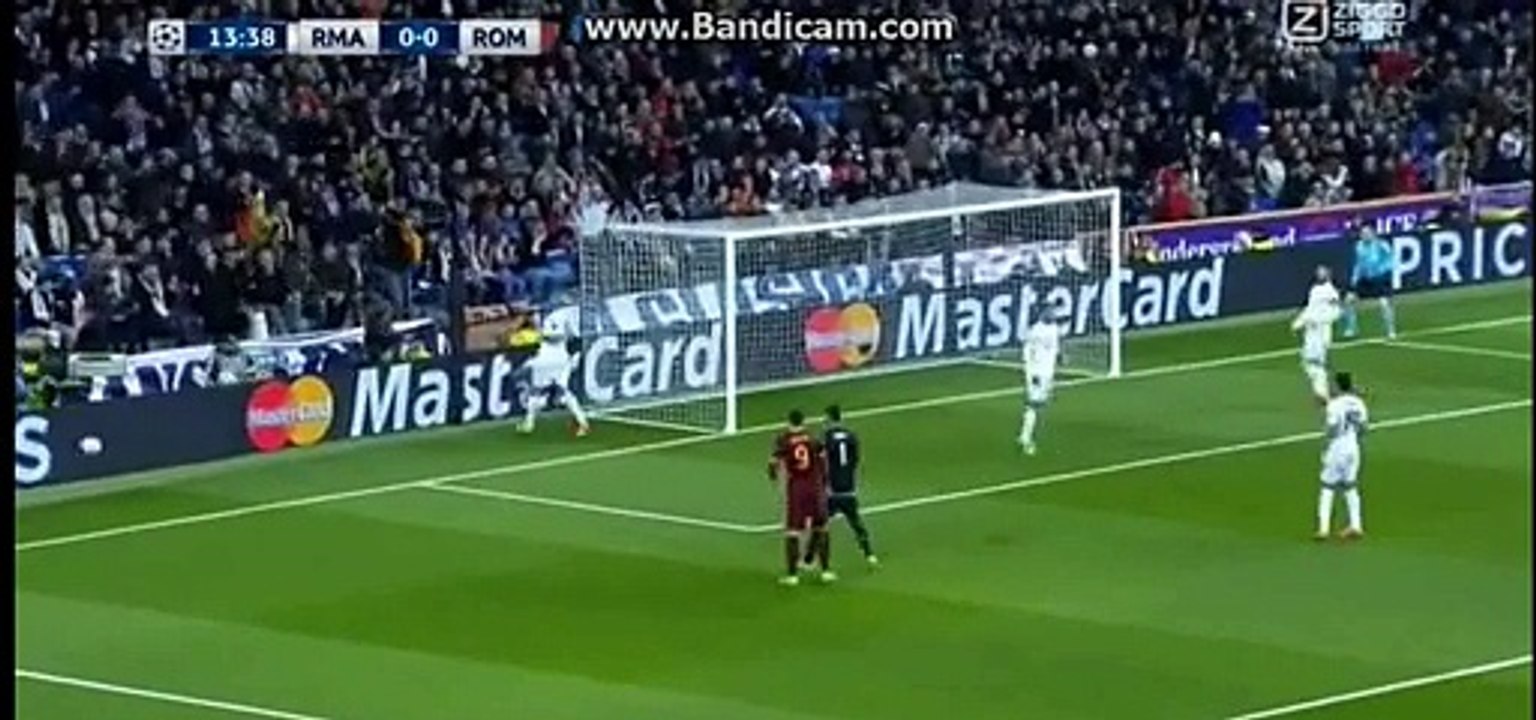 AS Roma incredible Chance - Real Madrid v. AS Roma UCL 08.03.2016 HD