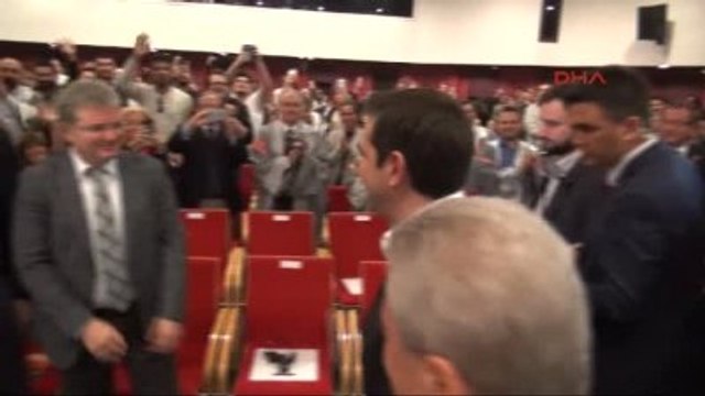 İzmir Yunanistan Başbakanı Aleksis Çipras'a, Onursal Doktora Verildi