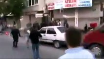Polise molotof atan teröristleri vatandaş dövdü