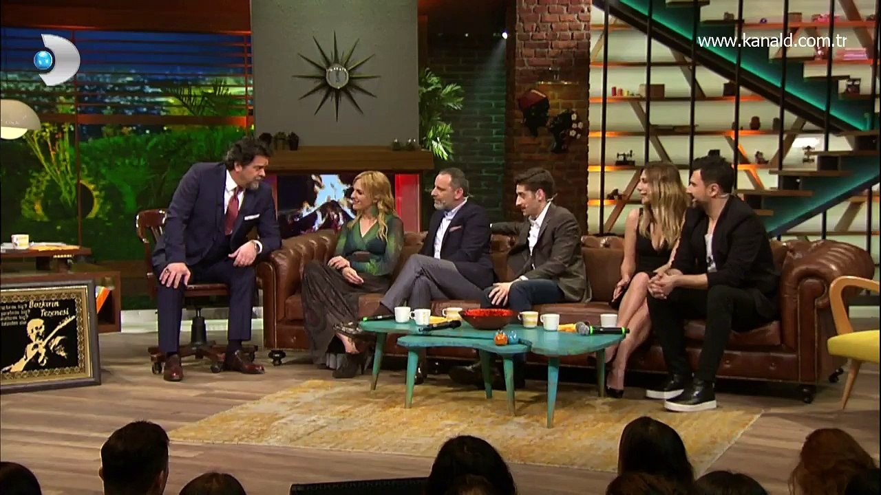 Beyaz Show da Canlı Yayın Kazası