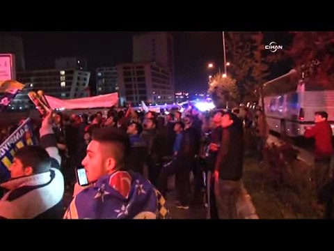 Fenerbahçe kafilesi Samandıra'da şampiyon gibi karşılandı
