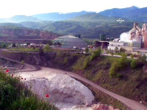 Katı atık depolama alanı yandı, duman şehrin üzerini kapladı