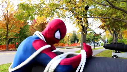 Spiderman vs Venom in Real Life! Spiderman Battles Venom Superhero Movie!
