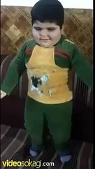 Arapça şarkıyla hunharca dans eden çocuk :D