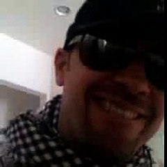 Donnie Wahlberg Bubble tweet 12-29-09 A SNACK!