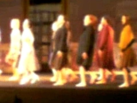 Verfugbar aux Enfers Théatre du Chatelet