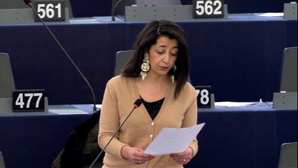 Karima Delli: "Enfin la Commission parle d'Europe sociale, mais arrêtons les slogans!"