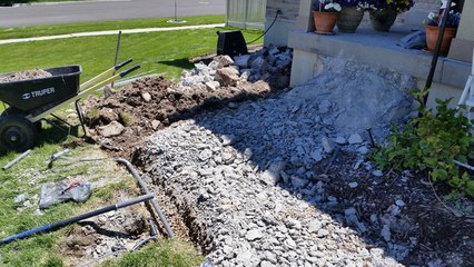 Srusio je svoju terasu, a onda napravio nesto na sto su sve komsije ljubomorne!