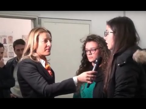 Aversa (CE) - Doppi turni al Mattei , arriva l'Indignato Speciale del Tg5 (08.03.16)