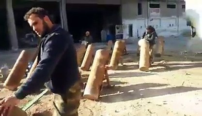 Террористы стреляют фосфорными минами кустарного производства