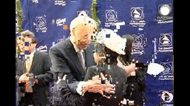 Боже, храни Джорджа Мартина - скончался продюсер The Beatles