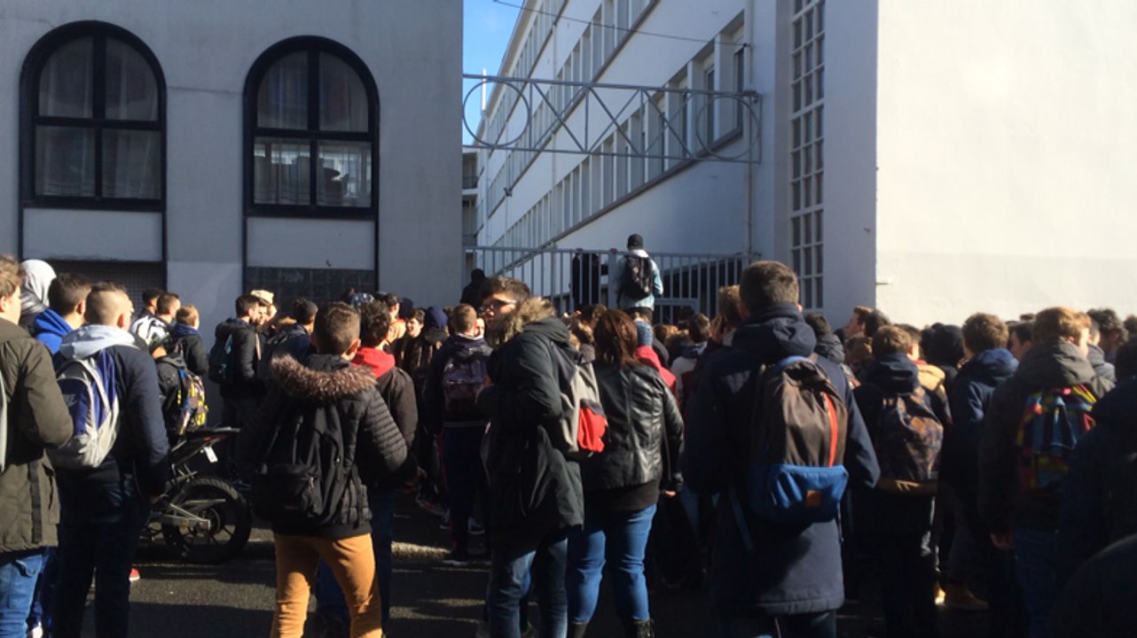 Les lycéens manifestent à Lorient contre le pro...