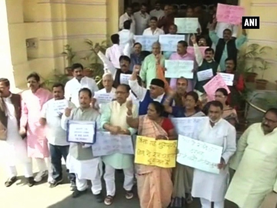 Opposition protests outside Bihar Assembly over Shahabuddin issue
