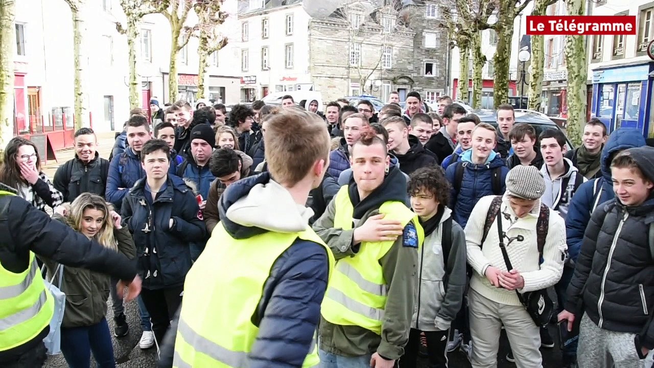 Carhaix. Une soixantaine de lycéens mobilisés contre la loi Travail