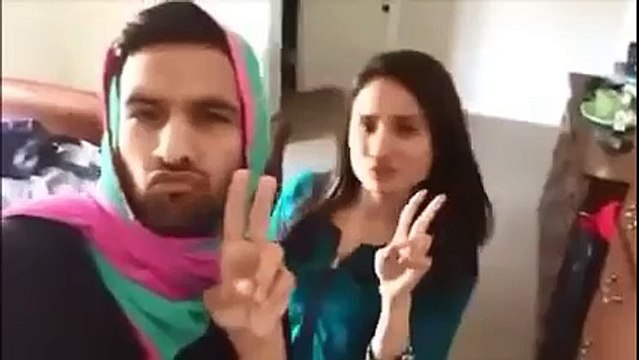 -How Girls Take Selfies - Zaid Ali New Funny Video - YouTube