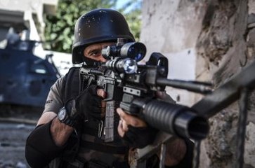 Yüksekova'da Operasyon! İlçe, Silah ve Patlama Sesleriyle İnliyor