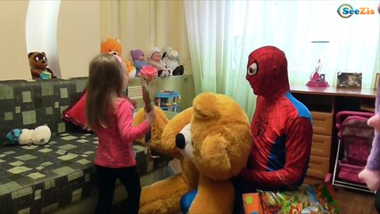 Descargar video: ✔ Spiderman. Человек Паук поздравляет Ярославу с праздником. Минни Маус. Игрушки для детей ✔